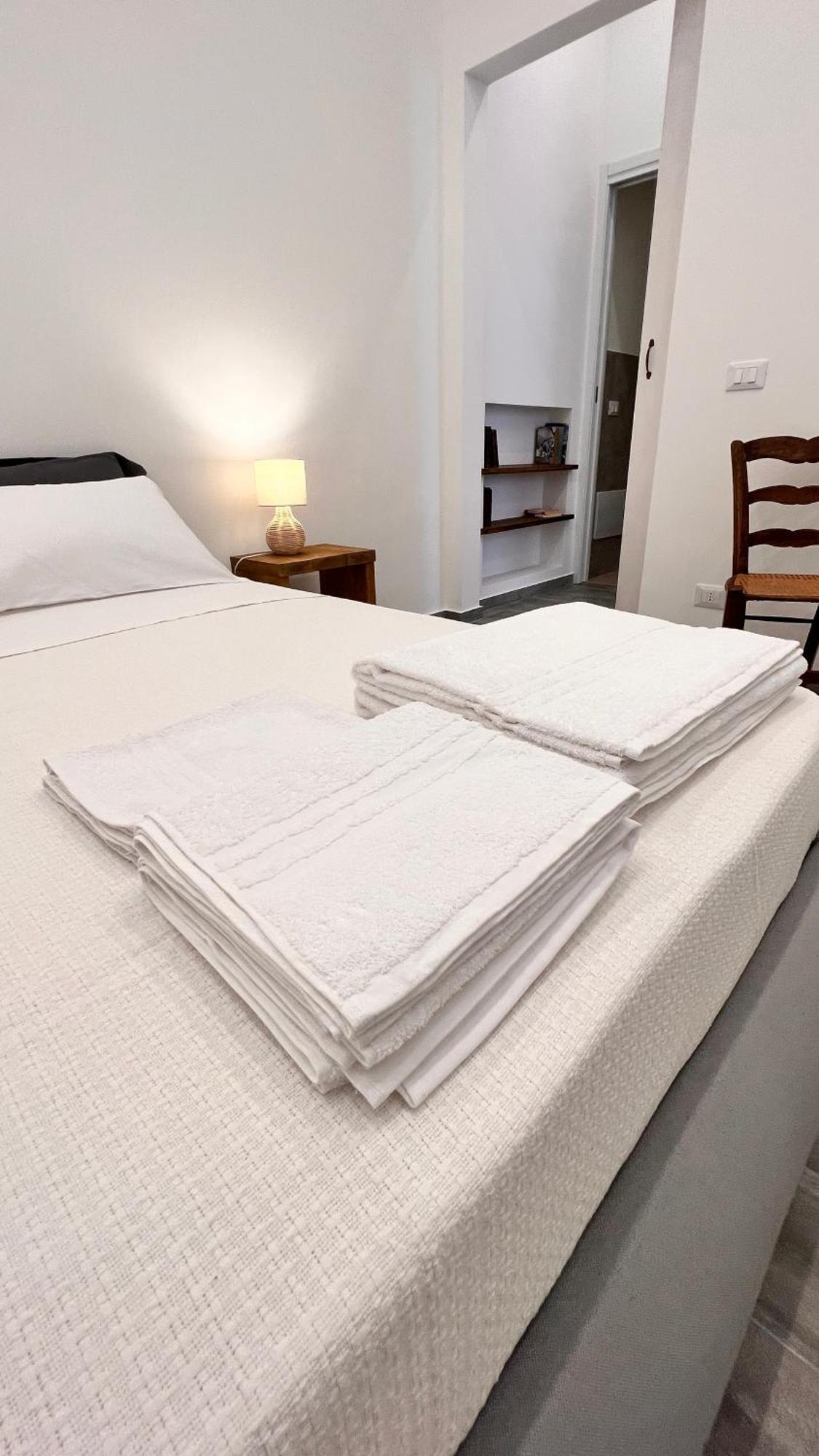 Dimora Donna Vitalia Apartments Trapani Eksteriør billede