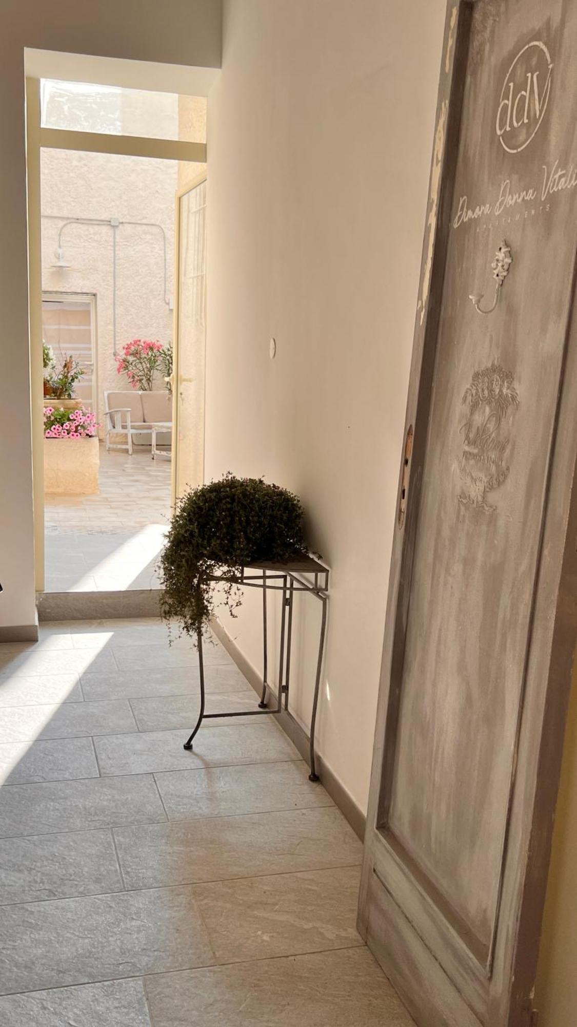 Dimora Donna Vitalia Apartments Trapani Eksteriør billede