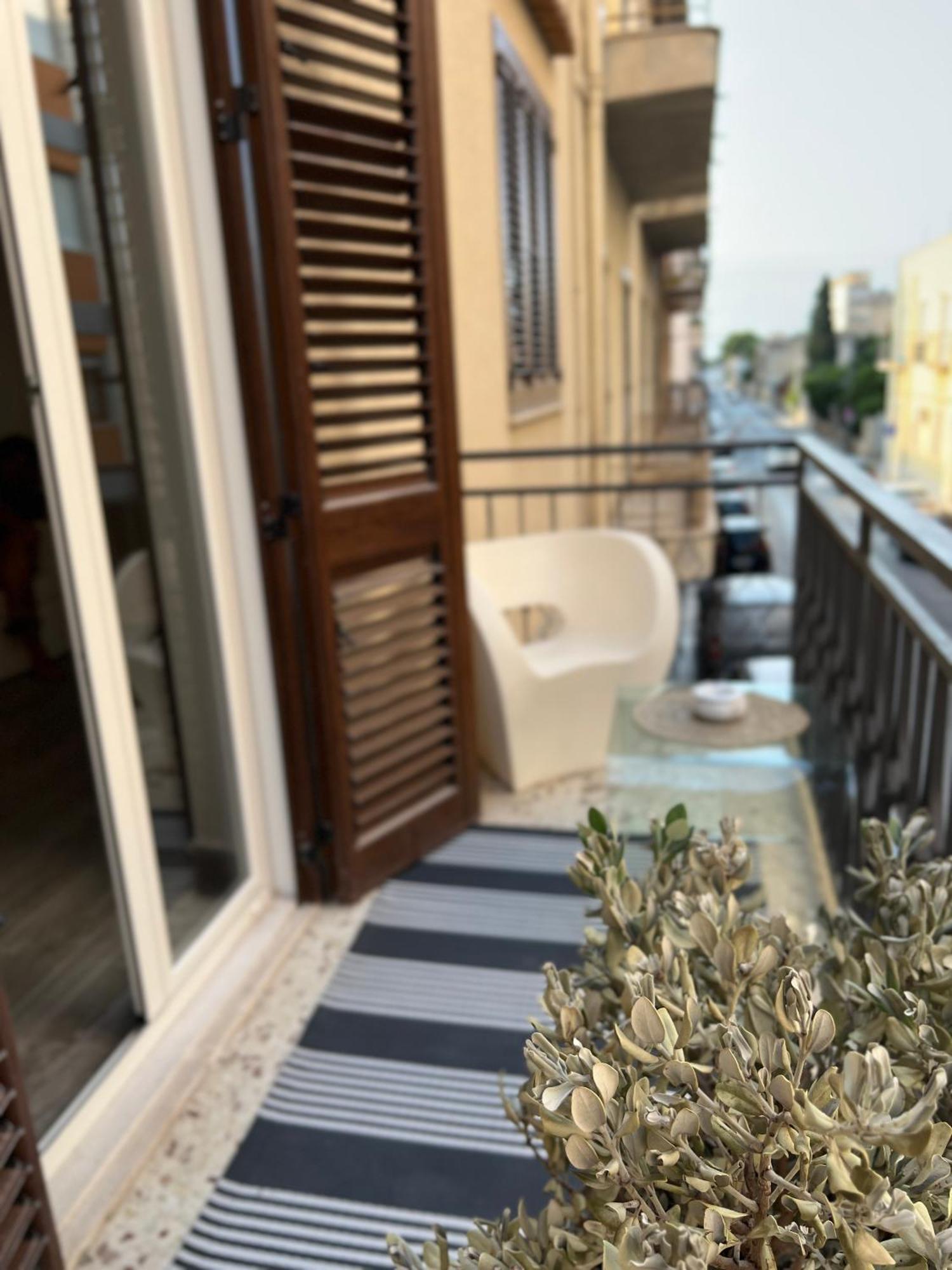Dimora Donna Vitalia Apartments Trapani Eksteriør billede